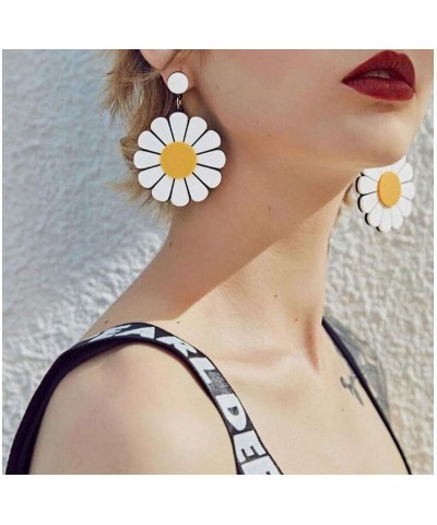 Bohemian Daisy Earrings Daisy Flower Earrings for Women Girl Acrylic Yellow Flower Daisy Dangle Earring Wild Lily Petals Hawa...